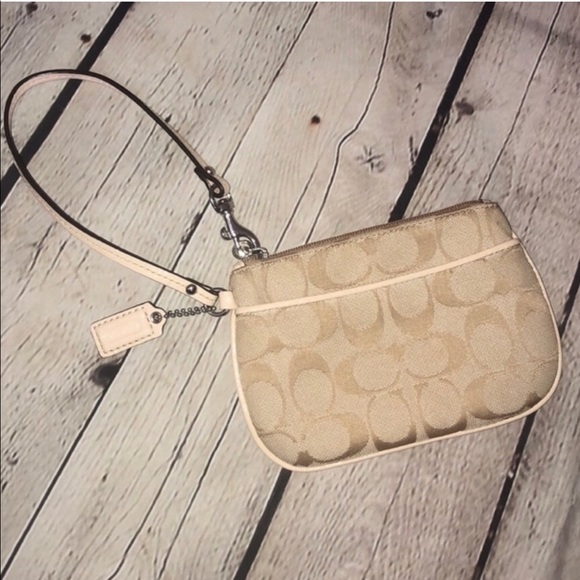 Coach Handbags - Coach Wristlet